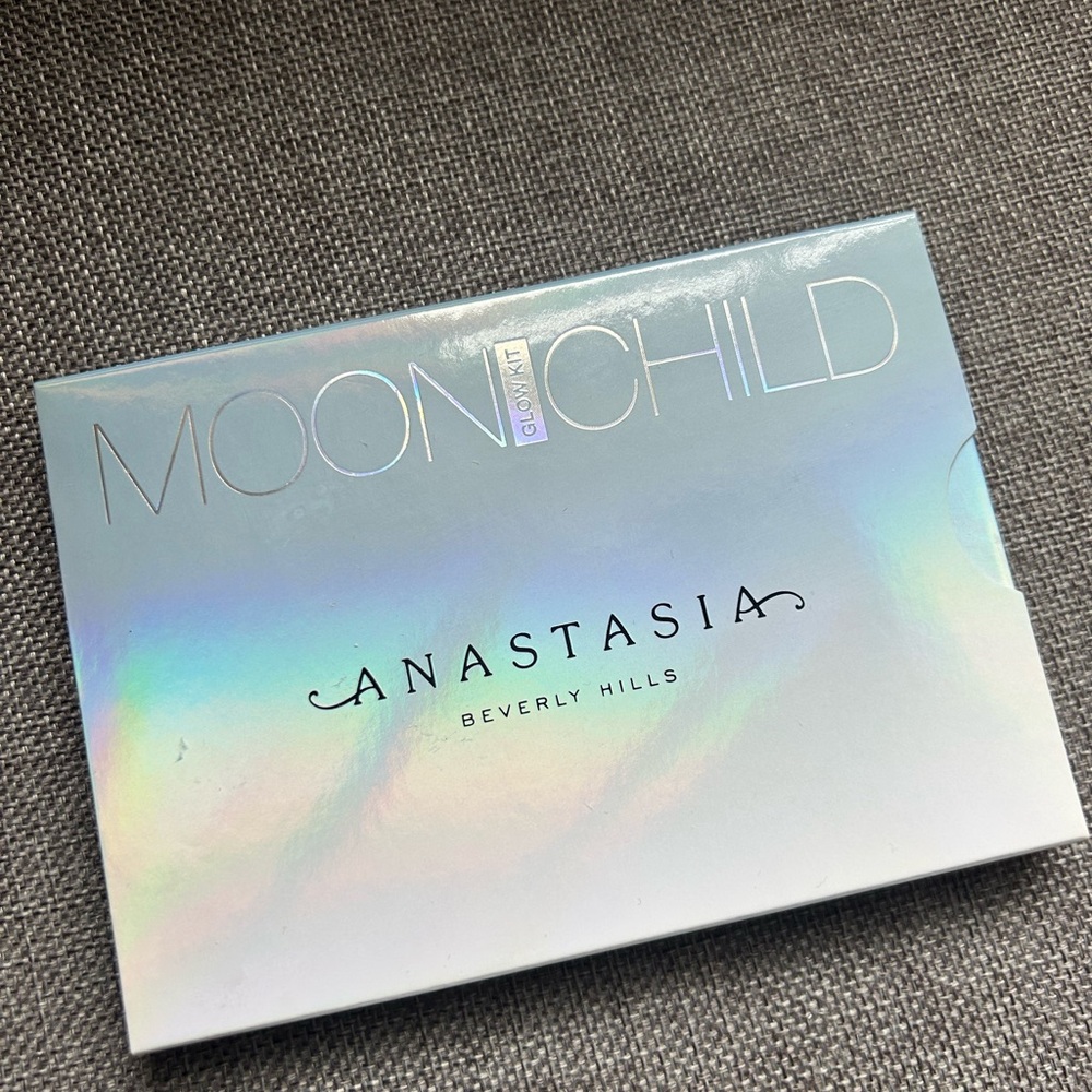 Anastasia Beverly Hills Moon Child Glow Kit Palette- new/unopened
